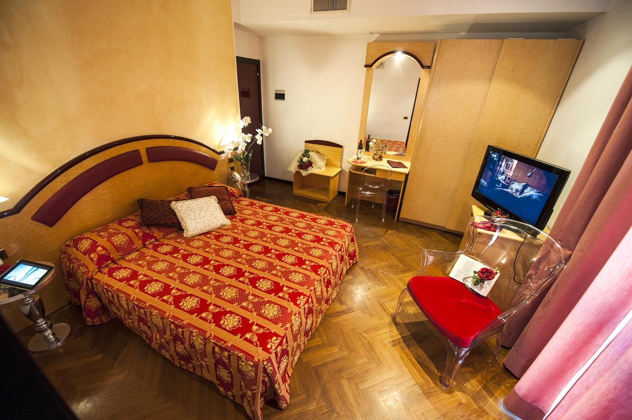Hotel Regent San Benedetto del Tronto Buitenkant foto
