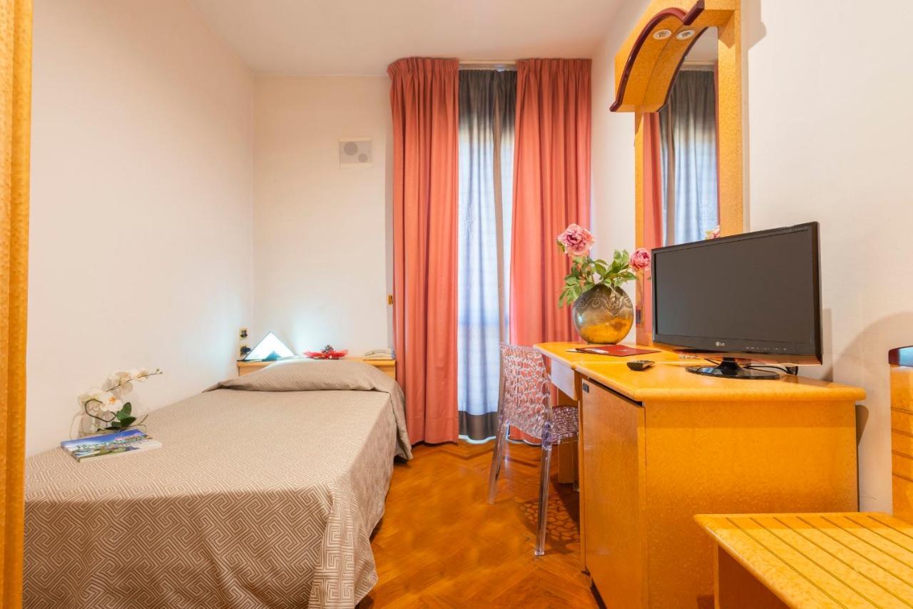 Hotel Regent San Benedetto del Tronto Buitenkant foto