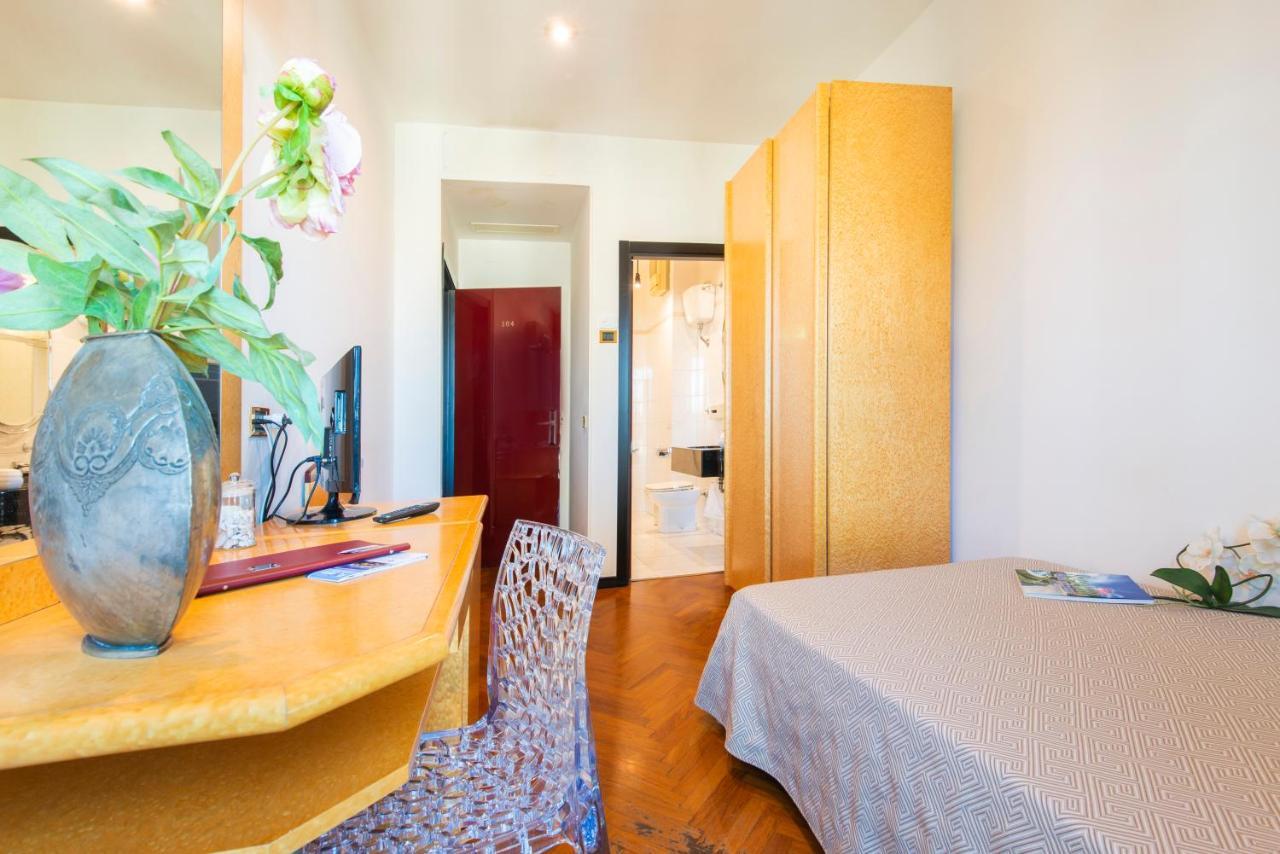 Hotel Regent San Benedetto del Tronto Buitenkant foto